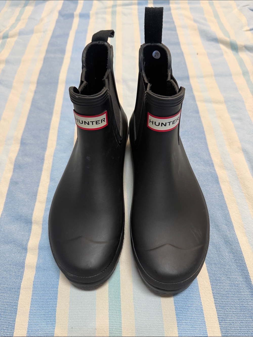 NWOT Hunter Matte Black Chelsea Rain Boots with Logo Trim